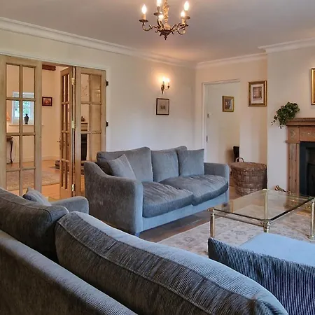 Tranquil 18th Century With Tennis Court * Malahide