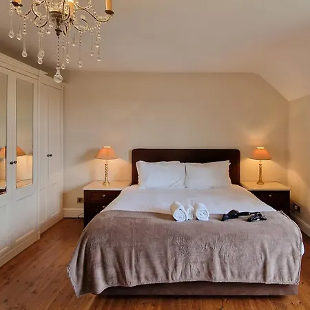 Tranquil 18th Century With Tennis Court Malahide