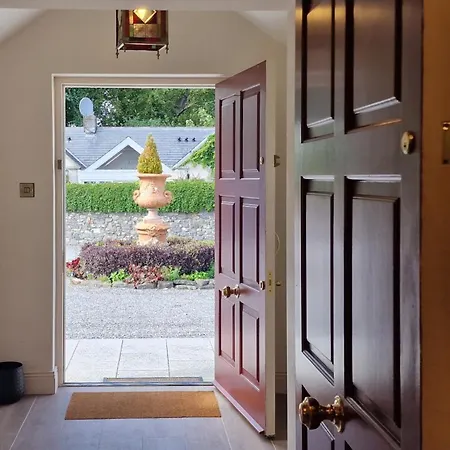 Tranquil 18th Century With Tennis Court * Malahide