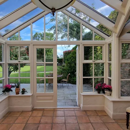 Tranquil 18th Century With Tennis Court *