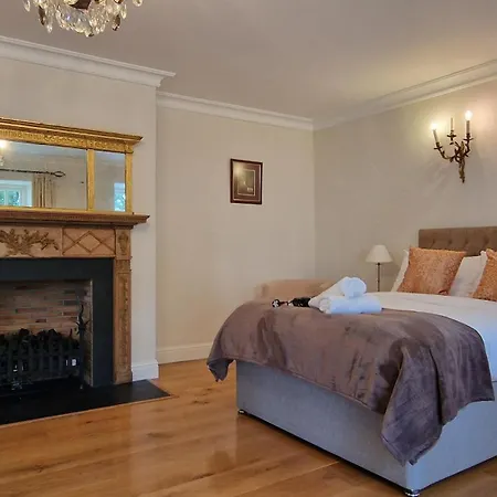 Tranquil 18th Century With Tennis Court Ferienhaus Malahide