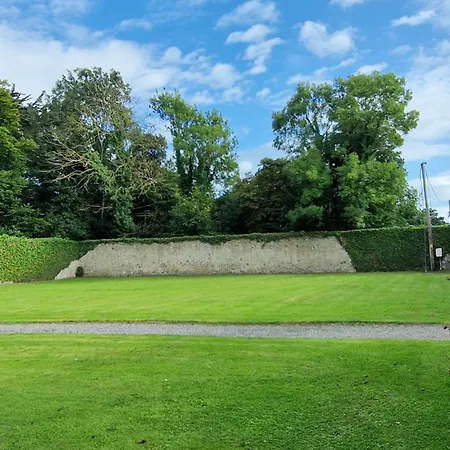 Tranquil 18th Century With Tennis Court Ferienhaus